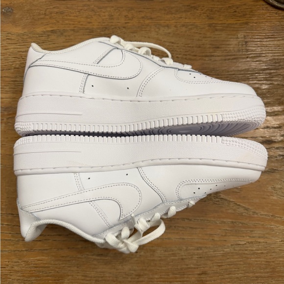 Nike Kids' White Air Force 1 Low Sneakers - Picture 4 of 7
